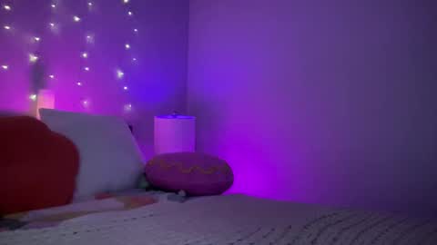 Snapshot of sexygoodvibebabe69 chatting on 12-20-24, 09:43 Ashley Love online show from 12-20-24, 09:43