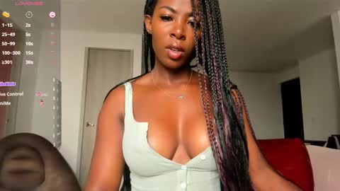 Snapshot of sexyhotblack21 chatting on 09-18-25, 01:35 hotebony online show from 09-18-25, 01:35
