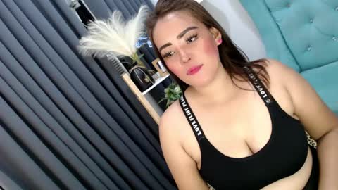 Snapshot of sexyjeanniecuntcums chatting on 01-02-25, 10:58 JENNY online show from 01-02-25, 10:58