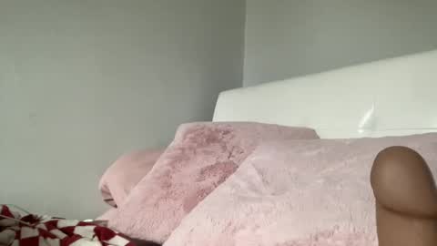 Snapshot of sexyjenny999 chatting on 09-17-25, 06:53 Jenny online show from 09-17-25, 06:53