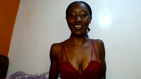 Snapshot of sexylucia5 chatting on 06-01-26, 01:24 sexylucia5 online show from 06-01-26, 01:24