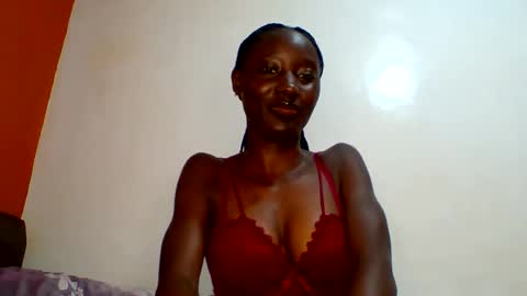 Snapshot of sexylucia5 chatting on 06-02-26, 10:39 sexylucia5 online show from 06-02-26, 10:39