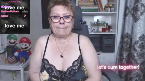 sexylynette4u online show from 10-27-25, 10:41