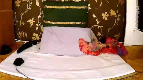 Squirty Maya Gold online show from 09-17-25, 05:53