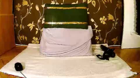 Squirty Maya Gold online show from 10-12-25, 05:12