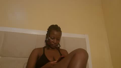 Snapshot of sexymia56 chatting on 09-20-25, 07:20 Miss mia online show from 09-20-25, 07:20