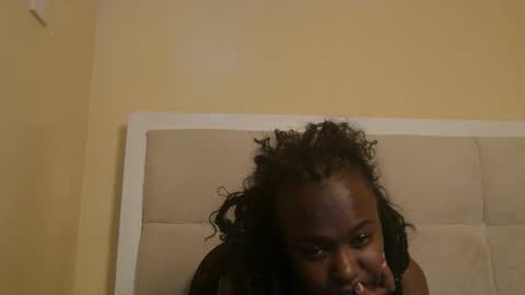 Snapshot of sexymia56 chatting on 09-25-25, 07:56 Miss mia online show from 09-25-25, 07:56