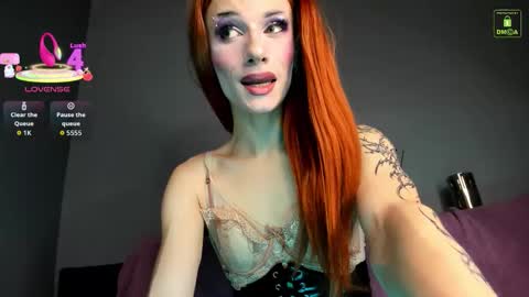 Snapshot of sexymiatrans chatting on 10-31-25, 01:01 Sexy online show from 10-31-25, 01:01