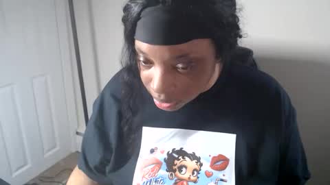 Snapshot of sexymona1218 chatting on 05-25-26, 01:50 SexyMona online show from 05-25-26, 01:50