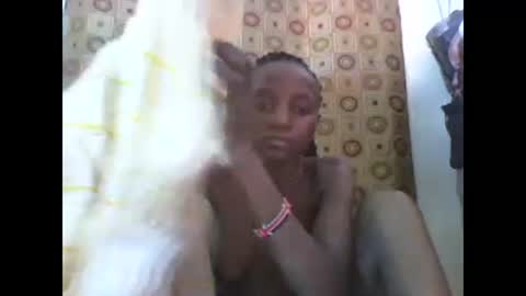 Snapshot of sexyneedle22 chatting on 02-08-25, 08:20 VIVIAN online show from 02-08-25, 08:20