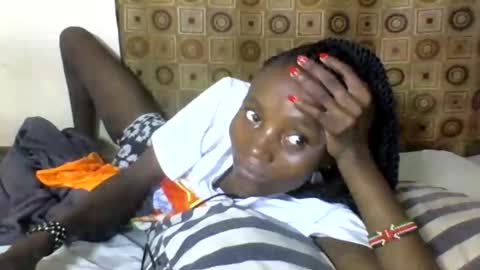 Snapshot of sexyneedle22 chatting on 02-09-25, 08:13 VIVIAN online show from 02-09-25, 08:13