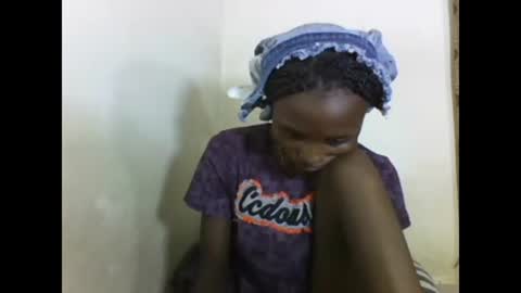 Snapshot of sexyneedle22 chatting on 02-17-25, 07:10 VIVIAN online show from 02-17-25, 07:10