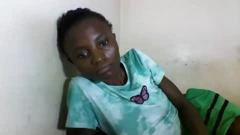 Snapshot of sexyneedle22 chatting on 02-20-25, 08:50 VIVIAN online show from 02-20-25, 08:50