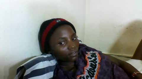 Snapshot of sexyneedle22 chatting on 02-25-25, 08:58 VIVIAN online show from 02-25-25, 08:58