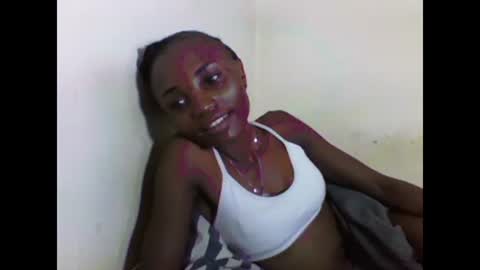 Snapshot of sexyneedle22 chatting on 03-09-25, 06:50 VIVIAN online show from 03-09-25, 06:50