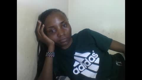 Snapshot of sexyneedle22 chatting on 03-10-25, 05:29 VIVIAN online show from 03-10-25, 05:29