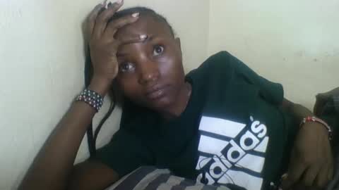 Snapshot of sexyneedle22 chatting on 03-11-25, 10:29 VIVIAN online show from 03-11-25, 10:29