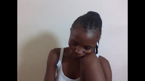 Snapshot of sexyneedle22 chatting on 10-24-25, 07:38 VIVIAN online show from 10-24-25, 07:38