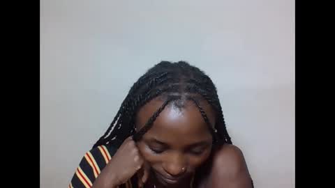 Snapshot of sexyneedle22 chatting on 10-31-25, 07:04 VIVIAN online show from 10-31-25, 07:04