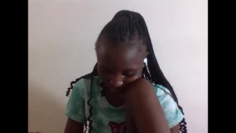 Snapshot of sexyneedle22 chatting on 11-16-25, 11:16 VIVIAN online show from 11-16-25, 11:16