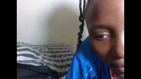 Snapshot of sexyneedle22 chatting on 12-02-25, 06:58 VIVIAN online show from 12-02-25, 06:58