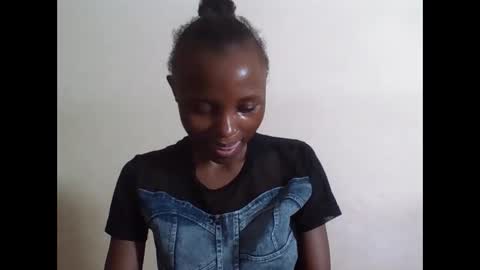 Snapshot of sexyneedle22 chatting on 04-04-26, 07:33 VIVIAN online show from 04-04-26, 07:33