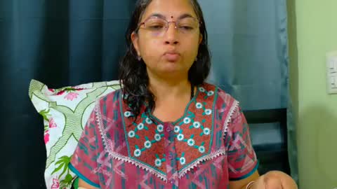 Snapshot of sexyniharika chatting on 09-29-25, 12:43 Niharika online show from 09-29-25, 12:43