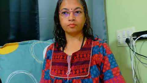 Snapshot of sexyniharika chatting on 10-11-25, 07:40 Niharika online show from 10-11-25, 07:40