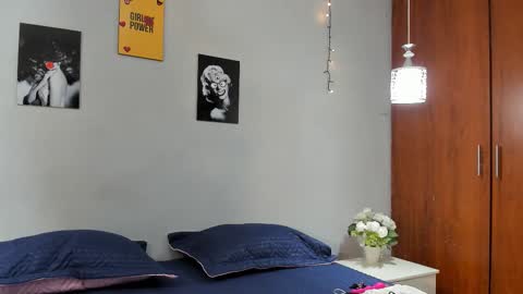 sexynova 93 online show from 10-31-25, 07:37