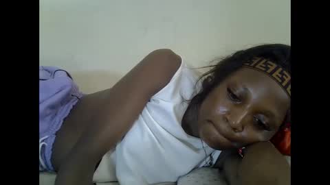 Snapshot of sexypetite4 chatting on 06-09-26, 08:37 SHARON online show from 06-09-26, 08:37
