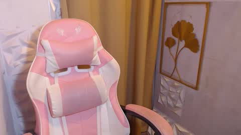 Snapshot of sexypinayirish chatting on 11-17-25, 11:16 IRISH online show from 11-17-25, 11:16