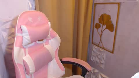 Snapshot of sexypinayirish chatting on 11-19-25, 10:48 IRISH online show from 11-19-25, 10:48