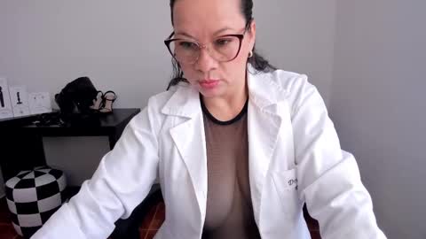 Snapshot of sexypsychologist chatting on 09-15-25, 06:08 Sexy Psychologist online show from 09-15-25, 06:08