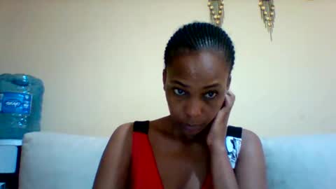DOVY ACHIENG online show from 09-17-25, 09:22