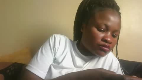 queenivy online show from 09-25-25, 04:49