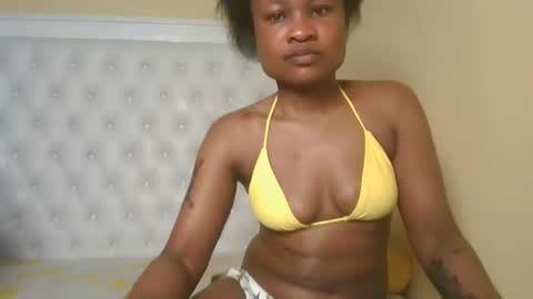 queenivy online show from 11-01-25, 06:32