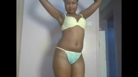 queenivy online show from 12-14-25, 07:58