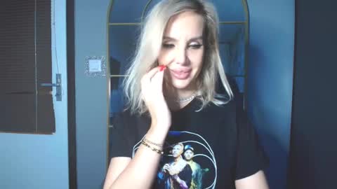 SexyQueenNina online show from 03-03-26, 06:47