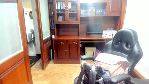 Snapshot of sexyrachel_ chatting on 11-08-25, 11:43 R A C H E L online show from 11-08-25, 11:43