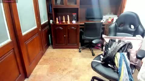 Snapshot of sexyrachel_ chatting on 11-12-25, 12:16 R A C H E L online show from 11-12-25, 12:16