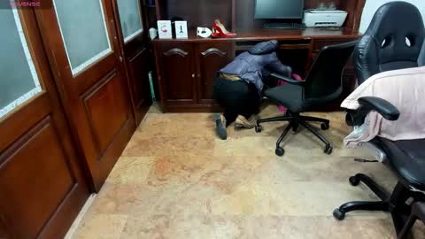 Snapshot of sexyrachel_ chatting on 11-16-25, 12:00 R A C H E L online show from 11-16-25, 12:00