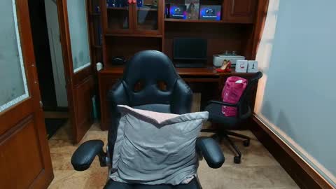 Snapshot of sexyrachel_ chatting on 12-01-25, 11:59 R A C H E L online show from 12-01-25, 11:59