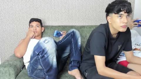 Snapshot of sexys_boys18 chatting on 01-18-25, 01:51 MATIAS-18   THIAHO -18  MAX-19  NICOKALY-19  CAIN-19   MOD ESTEBAN online show from 01-18-25, 01:51