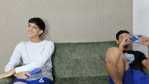 Snapshot of sexys_boys18 chatting on 01-20-25, 01:42 MATIAS-18   THIAHO -18  MAX-19  NICOKALY-19  CAIN-19   MOD ESTEBAN online show from 01-20-25, 01:42