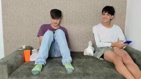 Snapshot of sexys_boys18 chatting on 02-28-25, 01:03 MATIAS-18   THIAHO -18  MAX-19  NICOKALY-19  CAIN-19   MOD ESTEBAN online show from 02-28-25, 01:03