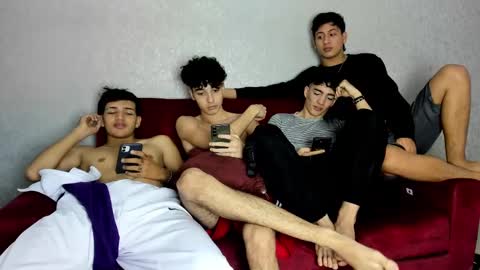 Snapshot of sexys_boys18 chatting on 03-04-25, 11:22 MATIAS-18   THIAHO -18  MAX-19  NICOKALY-19  CAIN-19   MOD ESTEBAN online show from 03-04-25, 11:22
