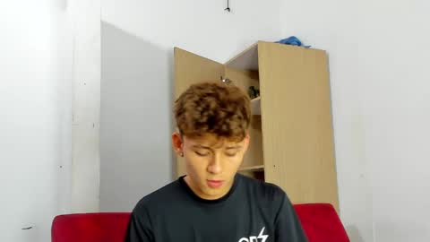 Snapshot of sexys_boys18 chatting on 06-04-26, 07:31 MATIAS-18 THIAHO -18 MAX-19 NICOKALY-19 CAIN-19 MOD ESTEBAN online show from 06-04-26, 07:31
