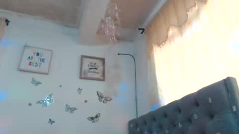 Snapshot of sexysafiravenus chatting on 01-28-25, 05:03 Venus Independent Model online show from 01-28-25, 05:03