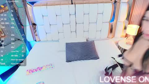 Snapshot of sexysister_ chatting on 12-29-24, 12:12 Kendall online show from 12-29-24, 12:12