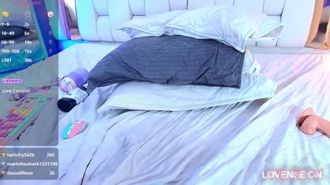 Snapshot of sexysister_ chatting on 01-02-25, 03:19 Kendall online show from 01-02-25, 03:19